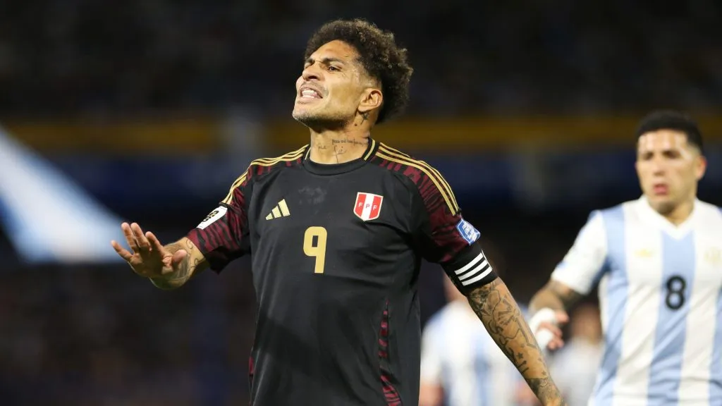 Guerrero jugó de 9 titular en el último partido de Perú ante Argentina por Eliminatorias en 2024 (Getty Images).