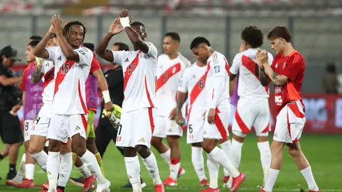 El festejo de Perú por su triunfo ante Bolivia.