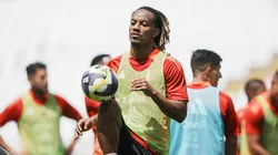 André Carrillo en entrenamiento.