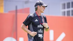 Óscar Ibáñez en el entrenamiento de Perú.