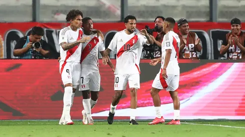 Perú venció a Bolivia por 3-1 en Lima y quedará cerca de los puestos de clasificación si supera a Venezuela.