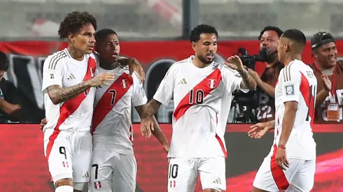 La Selección Peruana se mide ante Venezuela en un partido clave.