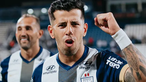 Pablo Ceppelini celebrando.