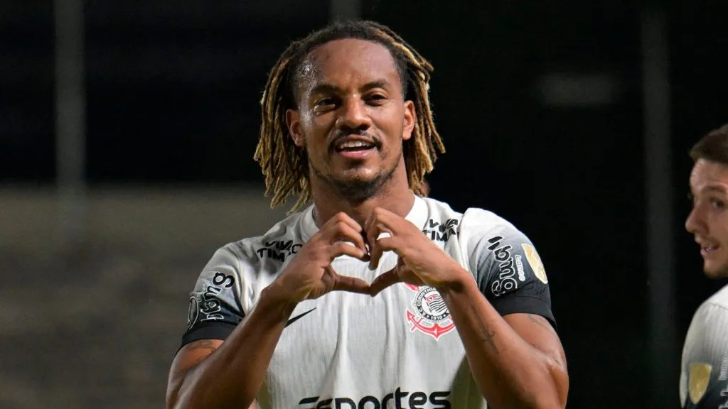 André Carrillo campeón con Corinthians.