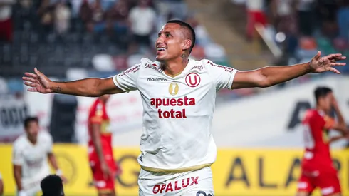 El festejo de Álex Valera, autor del primer gol en el triunfo de Universitario.