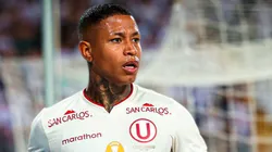 Andy Polo jugando por Universitario.