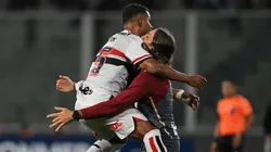 El festejo de Alisson con Zubeldía por el triunfo de Sao Paulo en Córdoba.