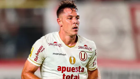 Diego Churín jugando para Universitario.