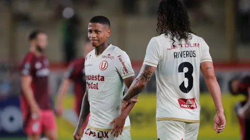 Andy Polo y Williams Riveros en la derrota de Universitario frente a River Plate.