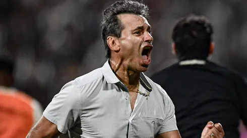 Fabián Bustos celebrando en Matute.