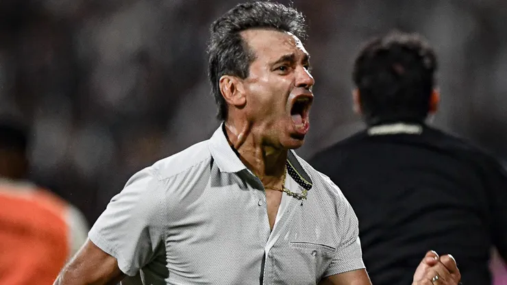Fabián Bustos celebrando en Matute.