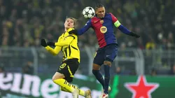 Raphinha y Marcel Sabitzer disputan la pelota en la victoria de Barcelona por 3-2 ante Borussia Dortmund en la fase de liga de la actual Champions League.