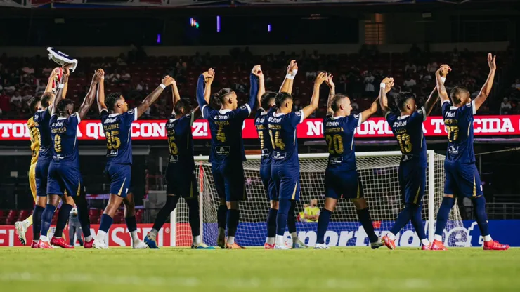 Alianza Lima empató 2-2 con Sao Paulo en el estadio Morumbi.