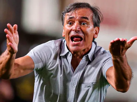 Bustos puso en riesgo su continuidad en Universitario