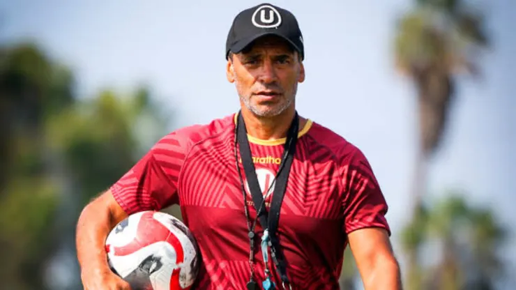 Universitario no quiere perder a Fabián Bustos todavía