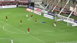 Álex Valera empató ante Melgar.