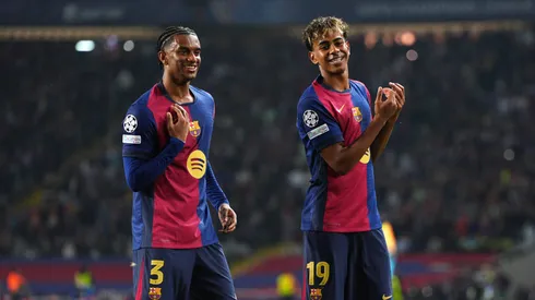 Lamine Yamal festeja su tanto en la goleada por 4-0 de Barcelona ante Borussia Dortmund en el juego de ida de los cuartos de final de la UEFA Champions League 2024-2025.