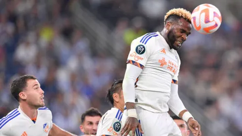 Aaron Boupendza cayó desde un edificio en China