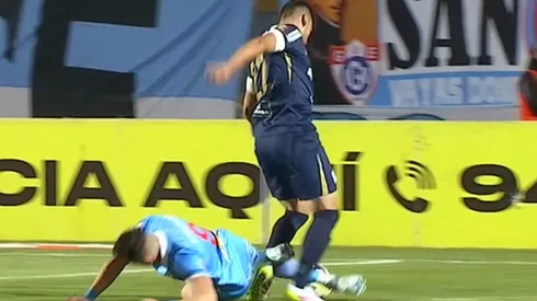 Guillermo Enrique sufrió una lesión que lo sacó del partido.