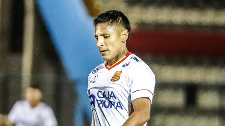 Raúl Ruidíaz debutó con Atlético Grau.
