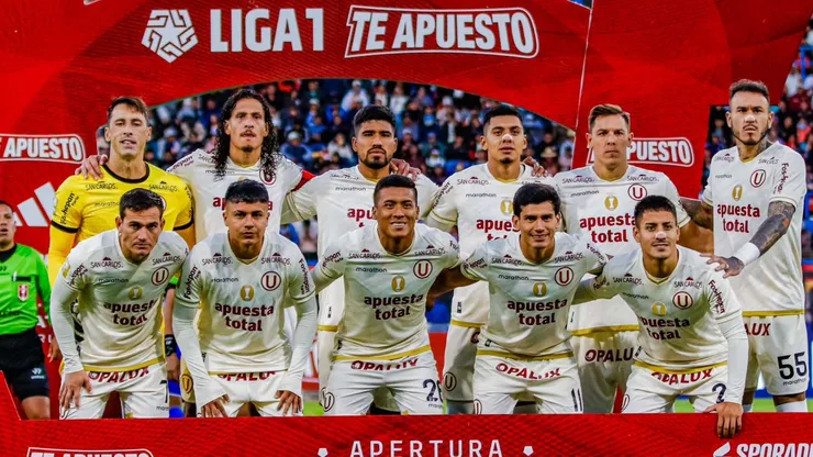 El equipo de Universitario ante Deportivo Binacional.