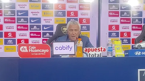 Néstor Gorosito en conferencia de prensa.