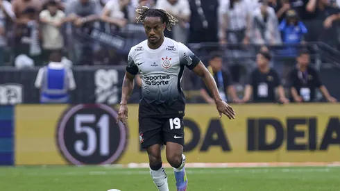 André Carrillo en Corinthians.