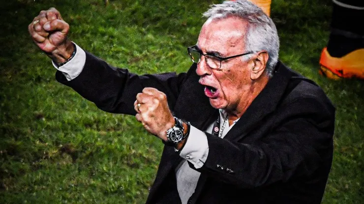 Jorge Fossati en el Estadio Monumental