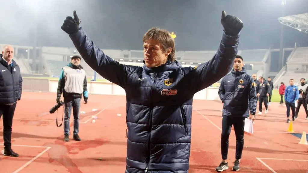 Matías Almeyda, actual entrenador de AEK (X @AEK_FC_OFFICIAL).