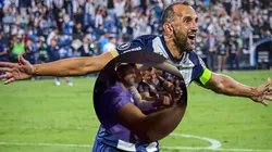 Hernán Barcos e hinchas de Alianza Lima tras triunfo