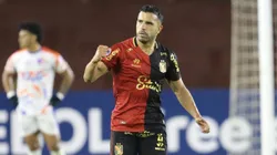 El puño en alto de Pier Barrios por su gol con Melgar.