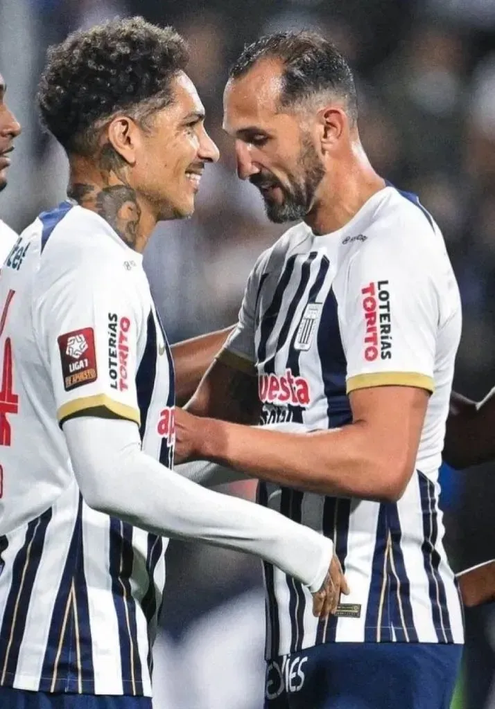 Paolo Guerrero y Hernán Barcos. (Foto: Grupo El Comercio).