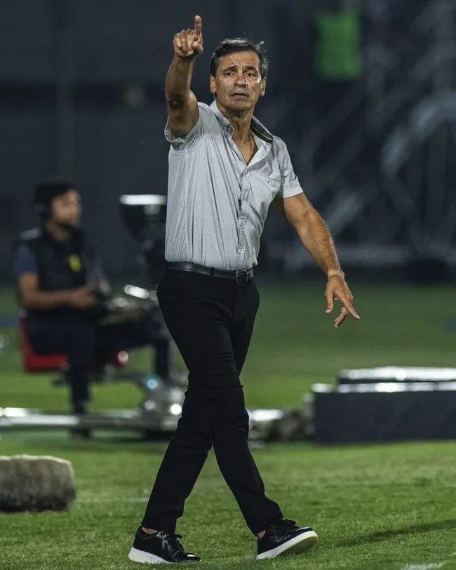 Fabián Bustos en su debut. (Foto: Olimpia).