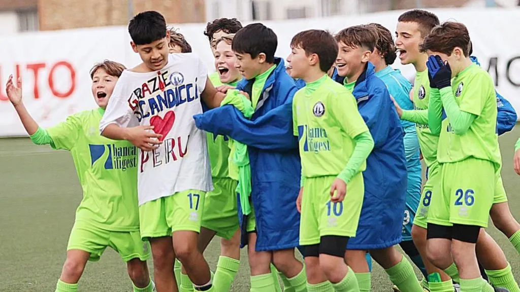 Thiago Larrea, en su etapa en el Scandicci (Instagram @thiagolarrea9).