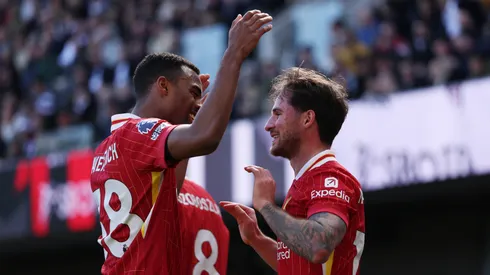 Los jugadores de Liverpool, a puro festejo.