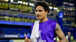 Paolo Guerrero jugando para Alianza Lima.