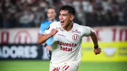 José Rivera vistiendo la camiseta de Universitario.