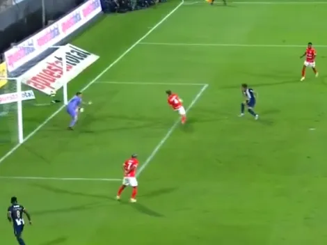 VIDEO: El inesperado gol que Paolo Guerrero se falló solo frente al arco de Cienciano