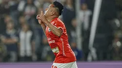 Christian Cueva festejando.