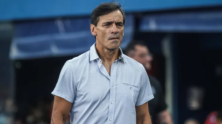 Fabián Bustos, en el clásico ante Cerro Porteño.