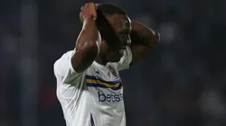 Luis Advíncula criticado en Argentina.