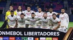 Universitario se mide ante Independiente del Valle por la Copa Libertadores 2025.