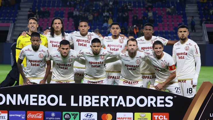 Universitario se mide ante Independiente del Valle por la Copa Libertadores 2025.