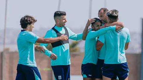 Jugadores de Alianza Lima en sesiones de entrenamiento.