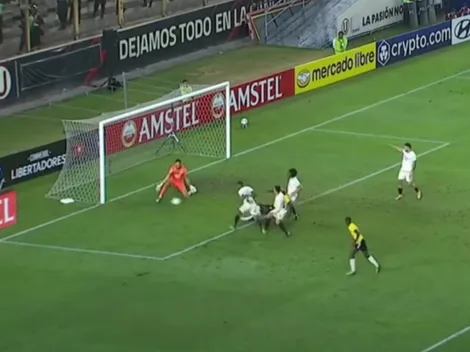 ¡Valió como un gol! La doble atajada de Sebastián Britos ante Felipe Caicedo para salvar a Universitario