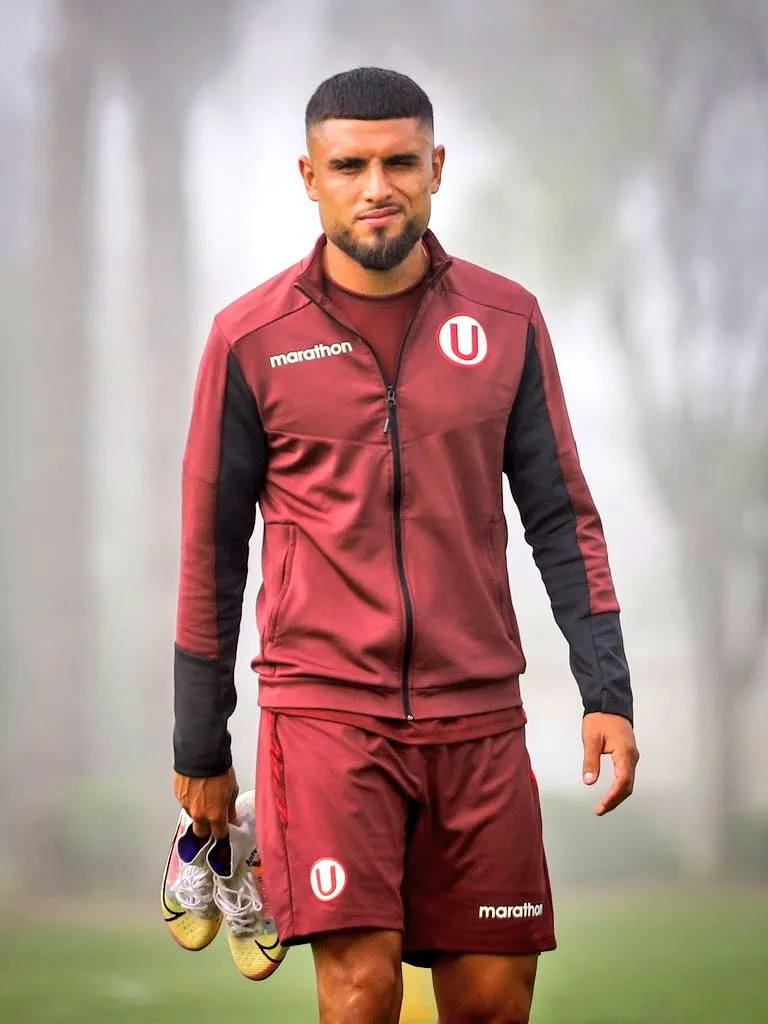 Rodrigo Ureña en los entrenamientos. (Foto: Universitario).