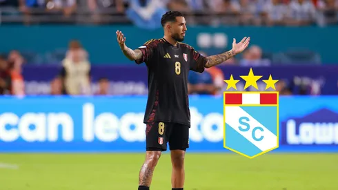 Sergio Peña vistiendo la camiseta de la Selección Peruana.