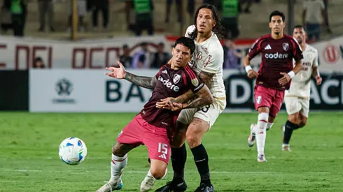 Universitario y River Plate en un pacto por Copa Libertadores.