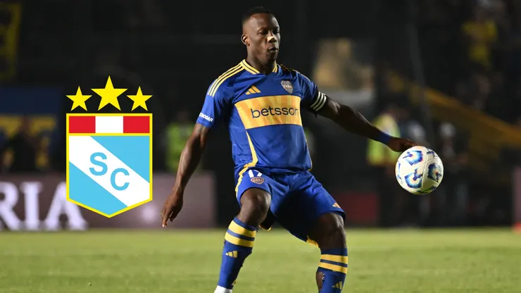 Luis Advíncula vistiendo la camiseta de Boca Juniors.