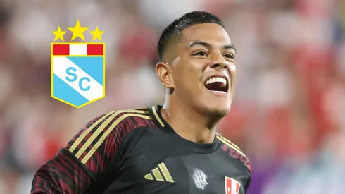 Joao Grimaldo vistiendo la camiseta de la Selección Peruana.